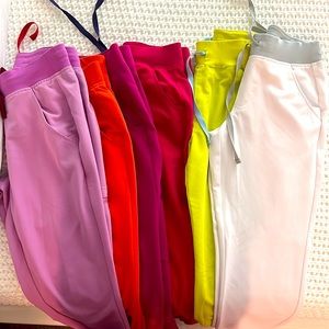 Optic White FIGS Scrubs XS/P Zamora Joggers (includes top Catarina XS)